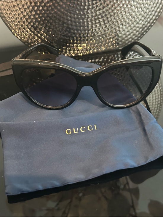 Gucci Accessories - Gucci Black Cat-Eye Sunglasses